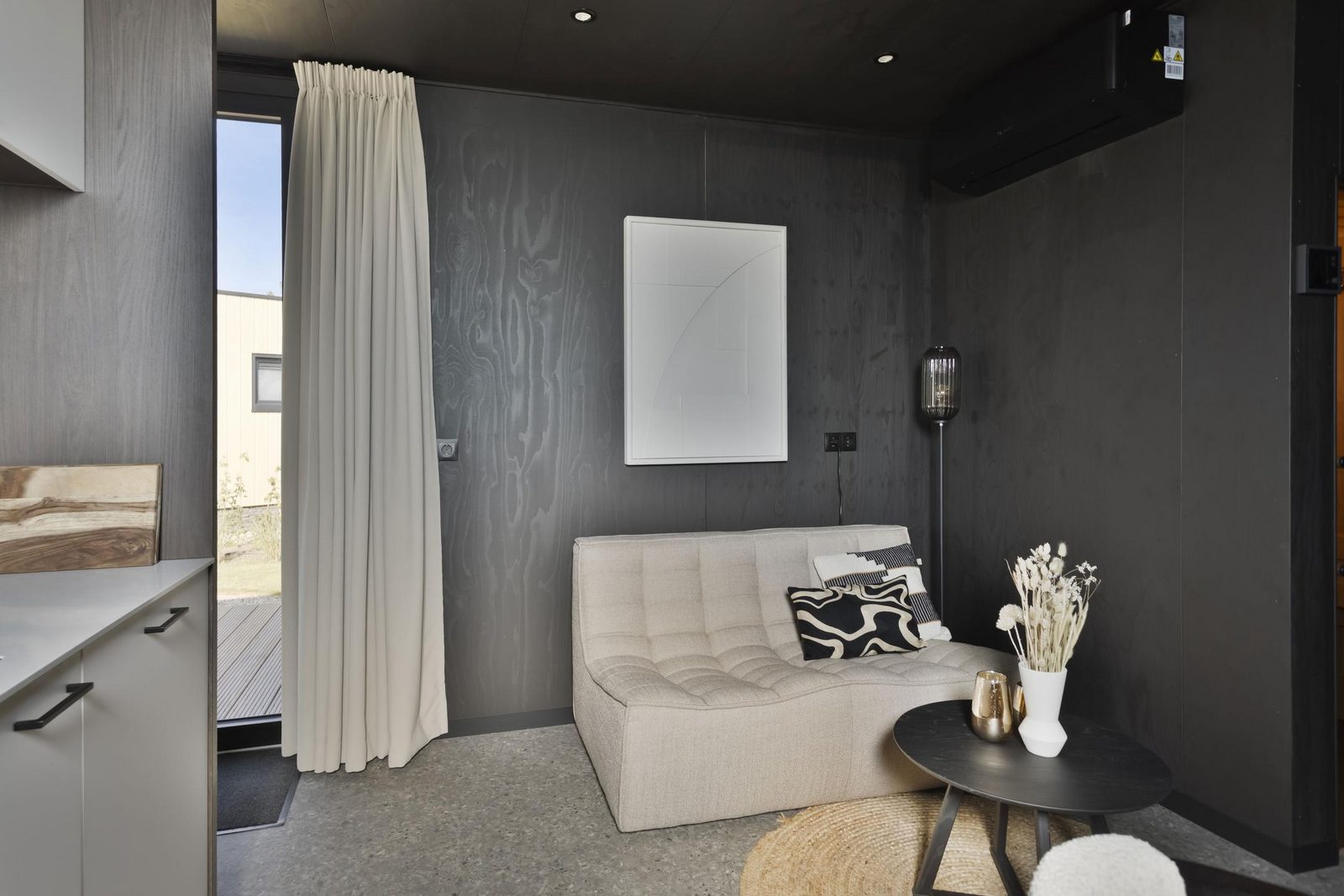 Solar hotel suite (2p)