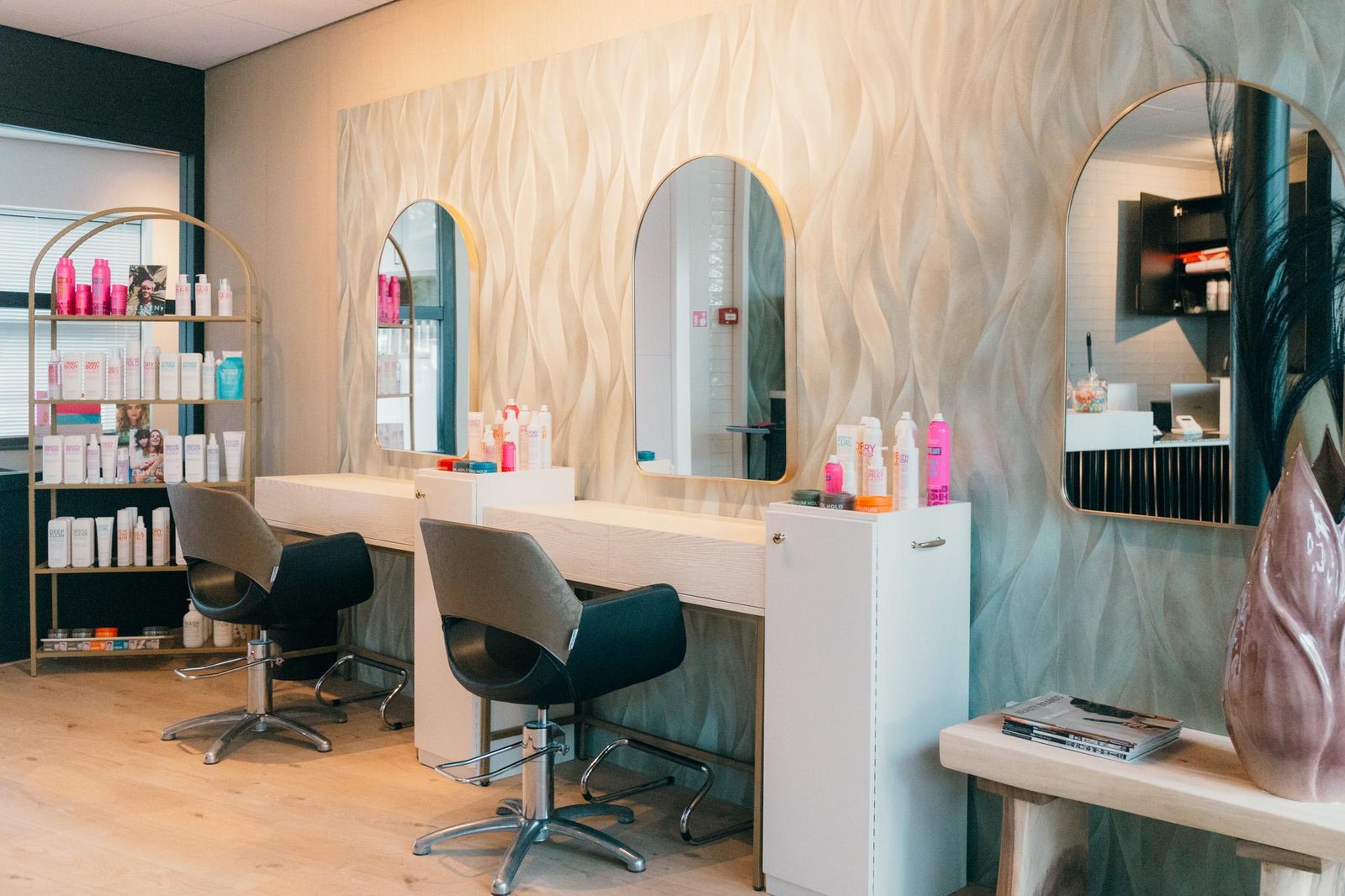 Haar- und Nagelstudio