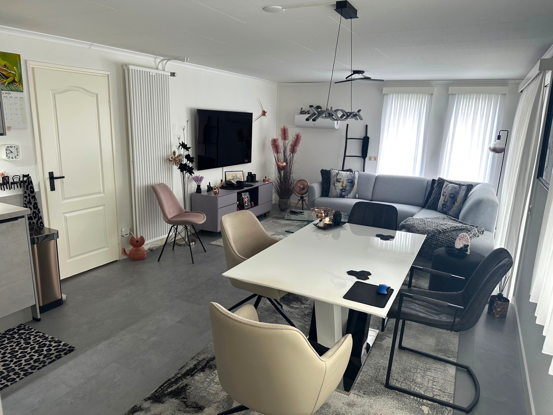 Te koop: Dubbelchalet  op RT5-10 gelegen op een zeer ruime kavel met centrale ligging