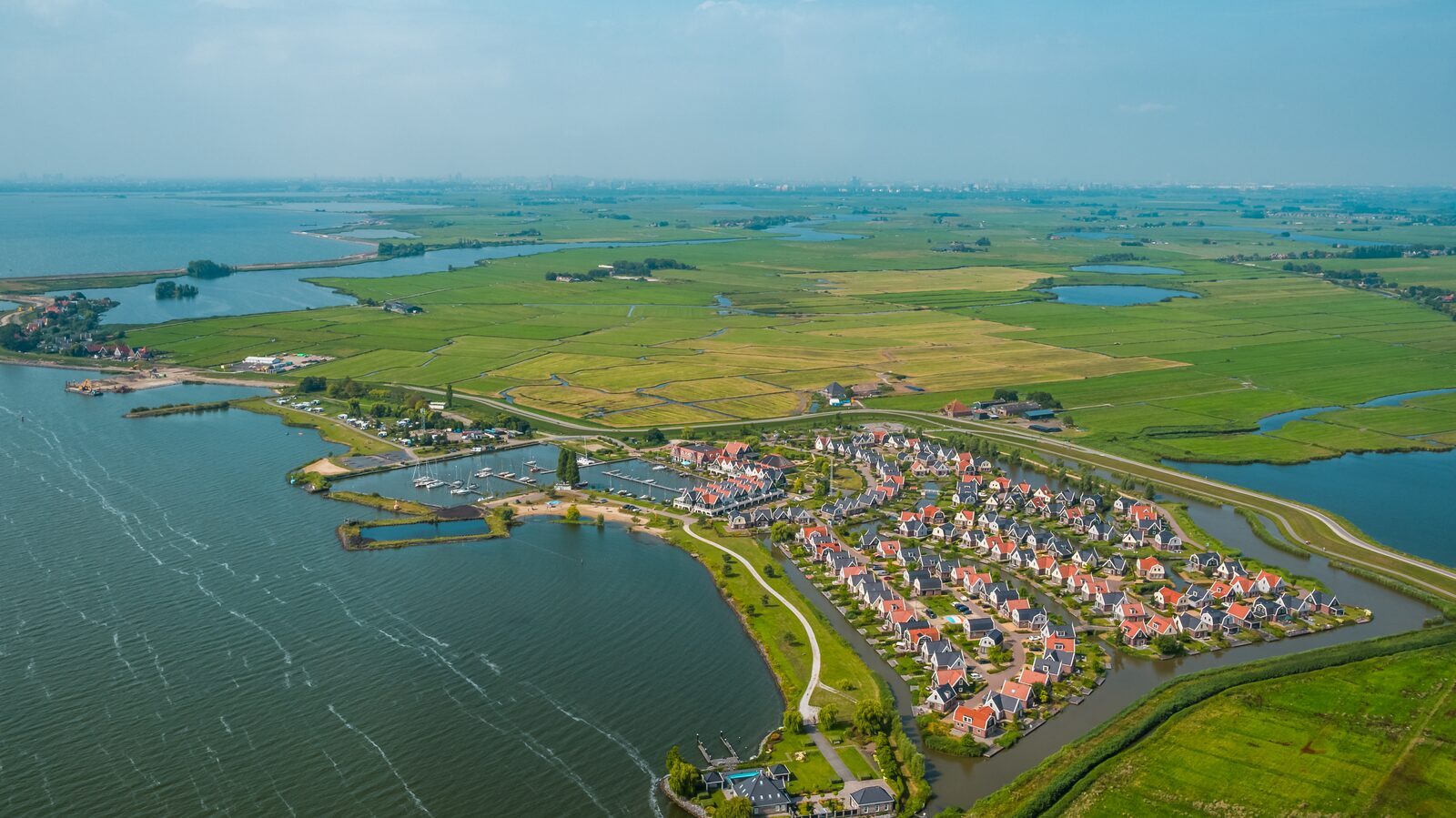 Vakantiepark aan het water