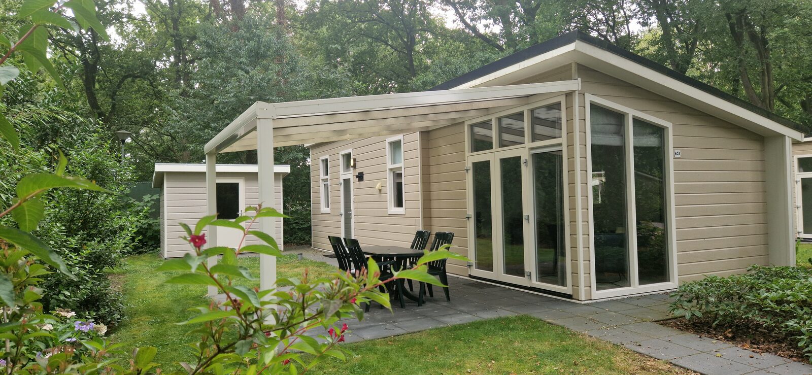 Te koop 4 persoons Boslodge  nr 603 met eigen grond