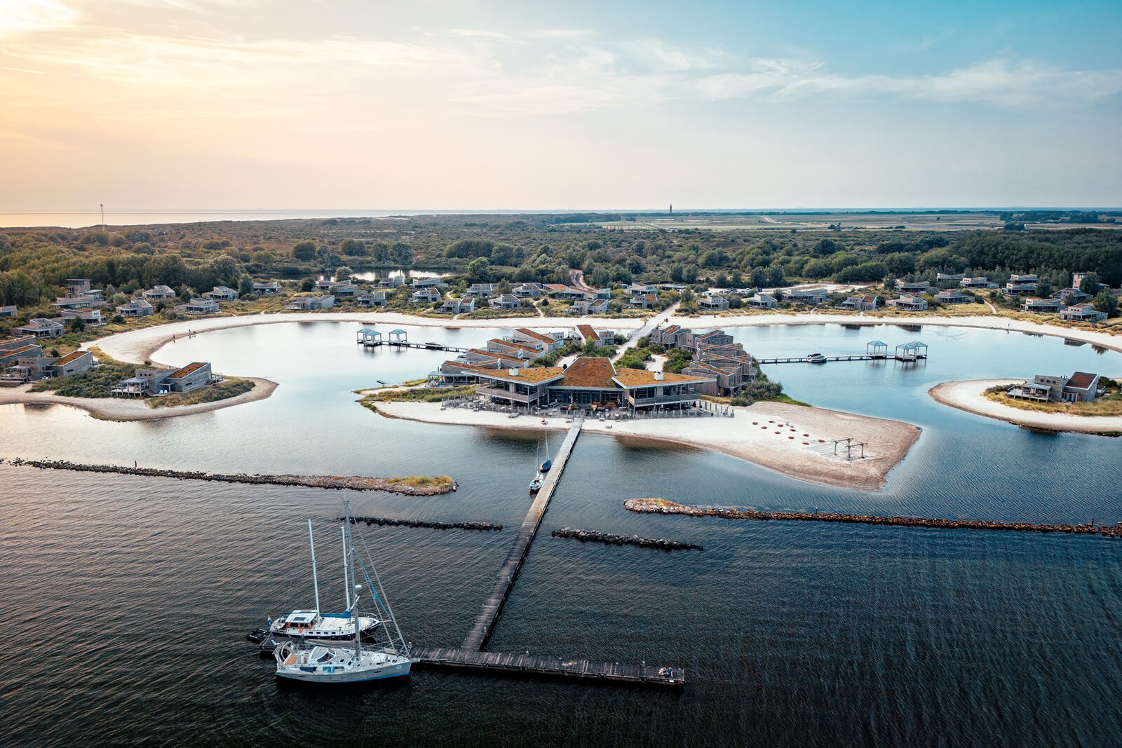 Beach Club Punt West