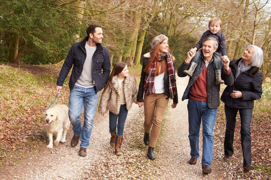 Familiewandeling in Anlierwoud