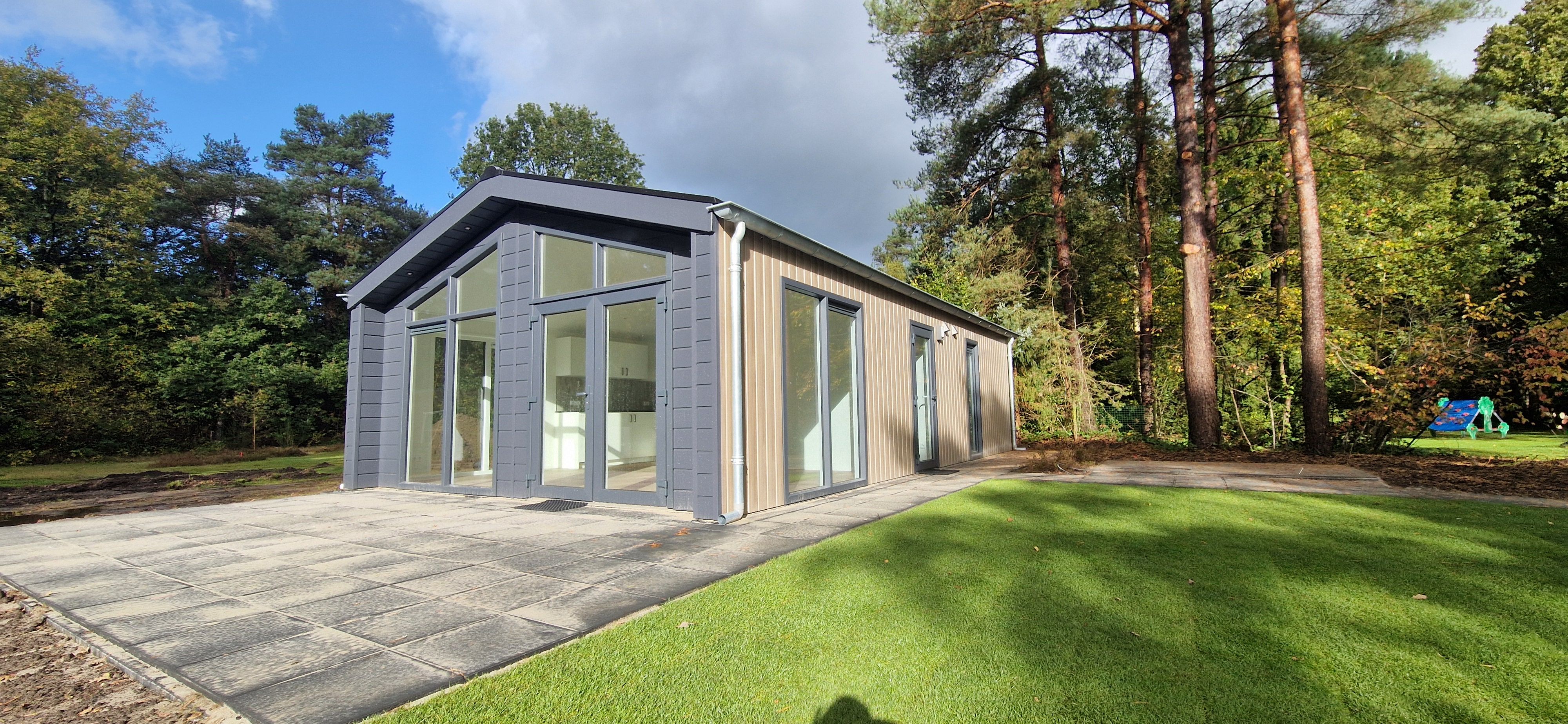 Te koop: Nieuw! Nieuw! Prachtige nieuwe Boslodge  de luxe full electric nr HH12