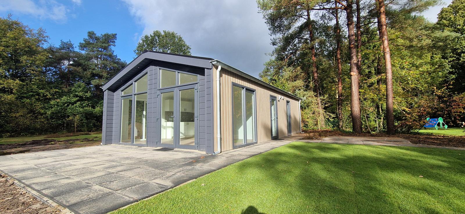 Nieuw! Nieuw! Prachtige nieuwe Boslodge  de luxe full electric nr HH12