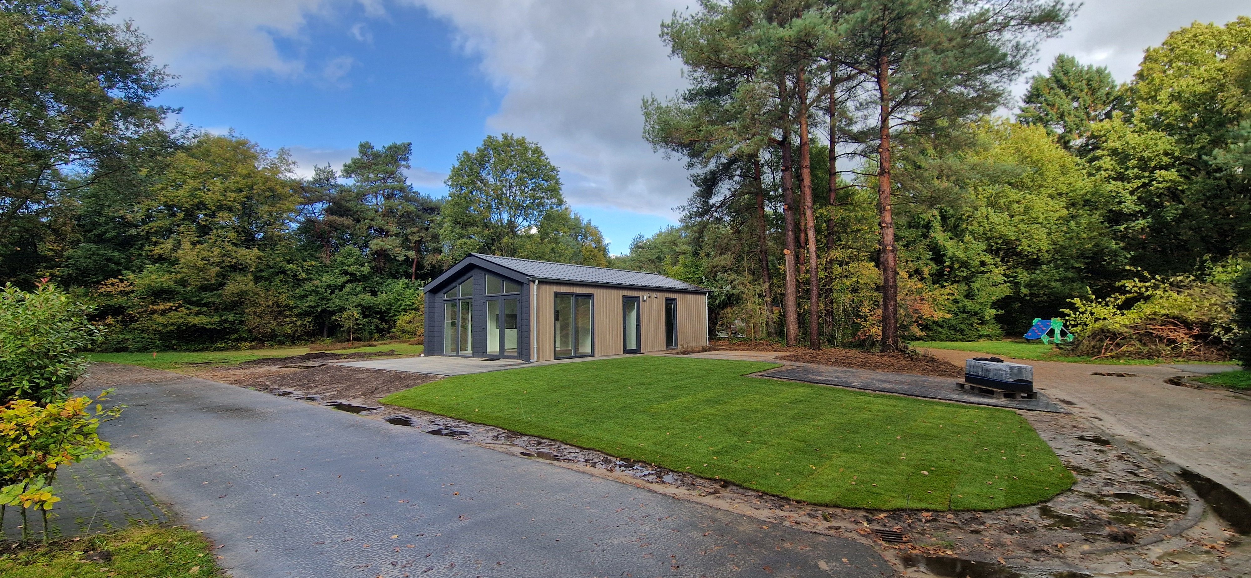 Te koop: Nieuw! Nieuw! Prachtige nieuwe Boslodge  de luxe full electric nr HH12