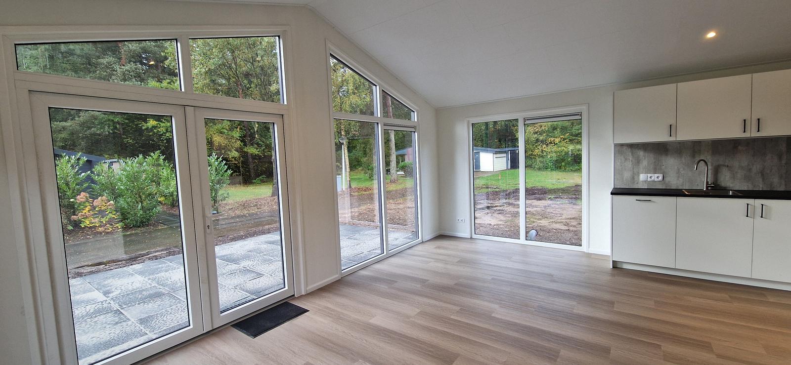 Nieuw! Nieuw! Prachtige nieuwe Boslodge  de luxe full electric nr HH12