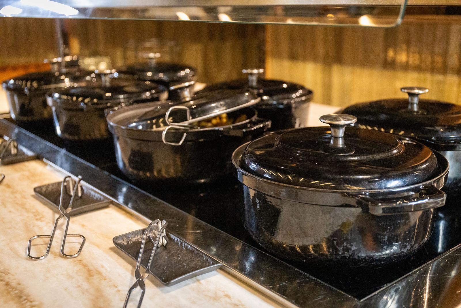 Buffet in Restaurant Nest