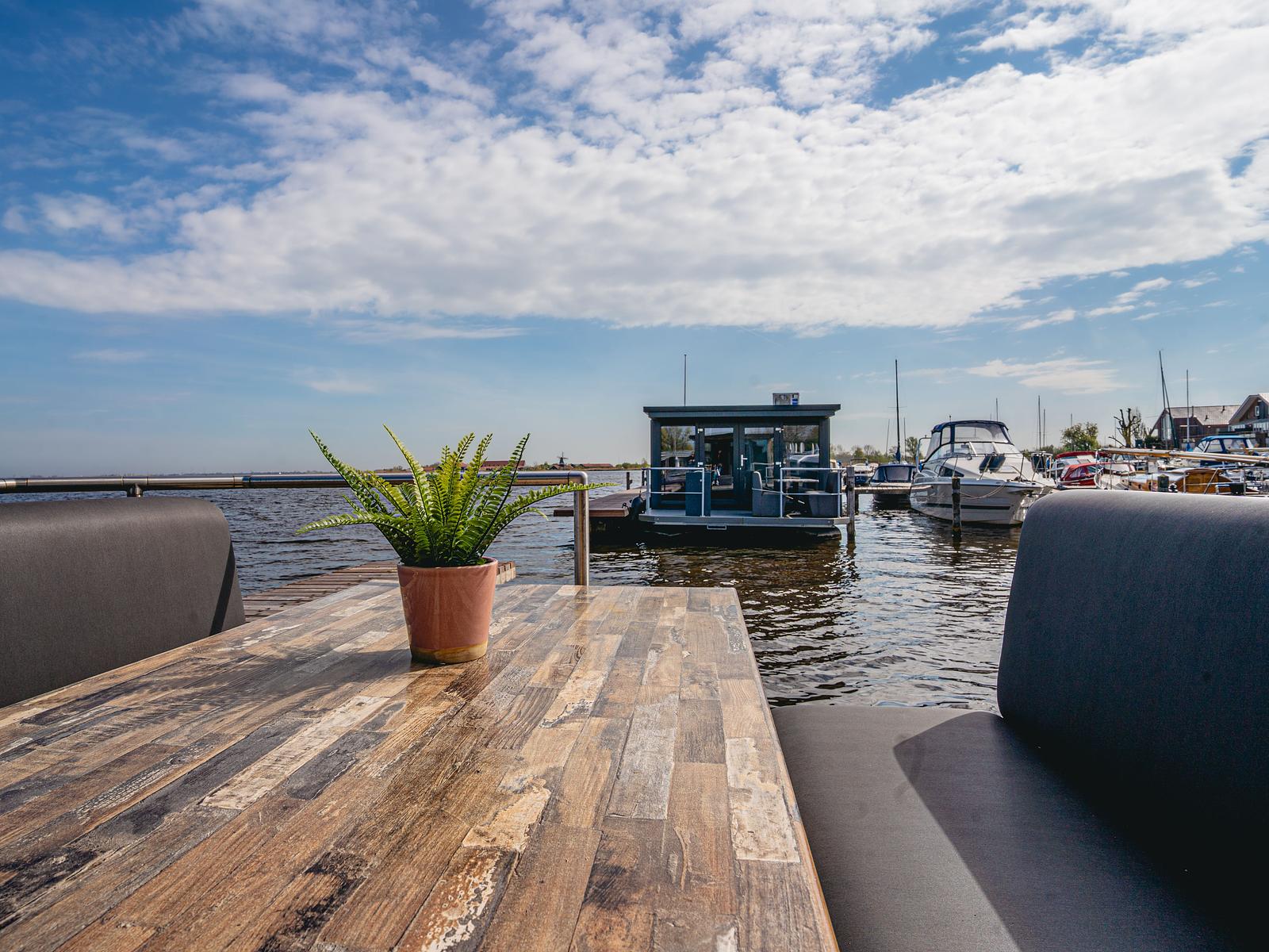 Uitgeest houseboats