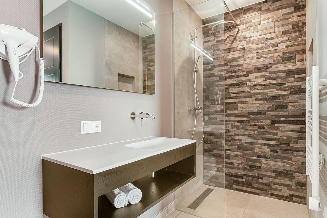  222 Great Bear (2CLA)