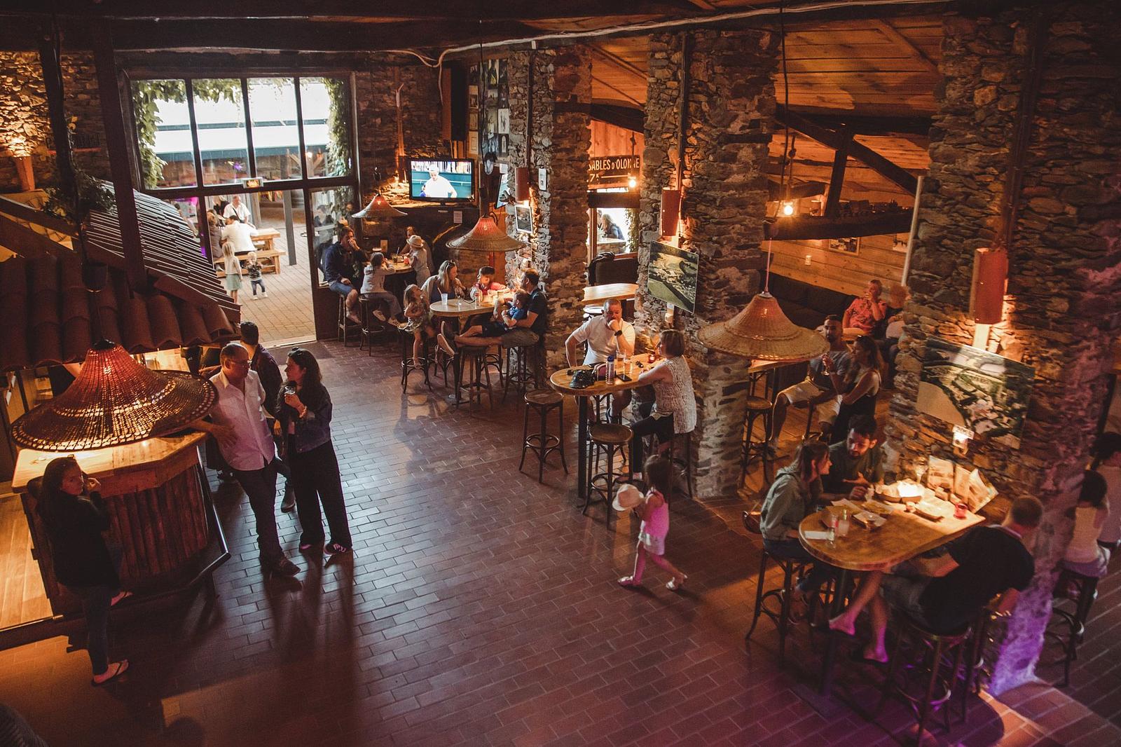 restaurant