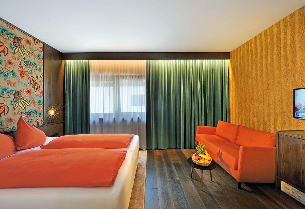 The colourful double room for a comfortable stay