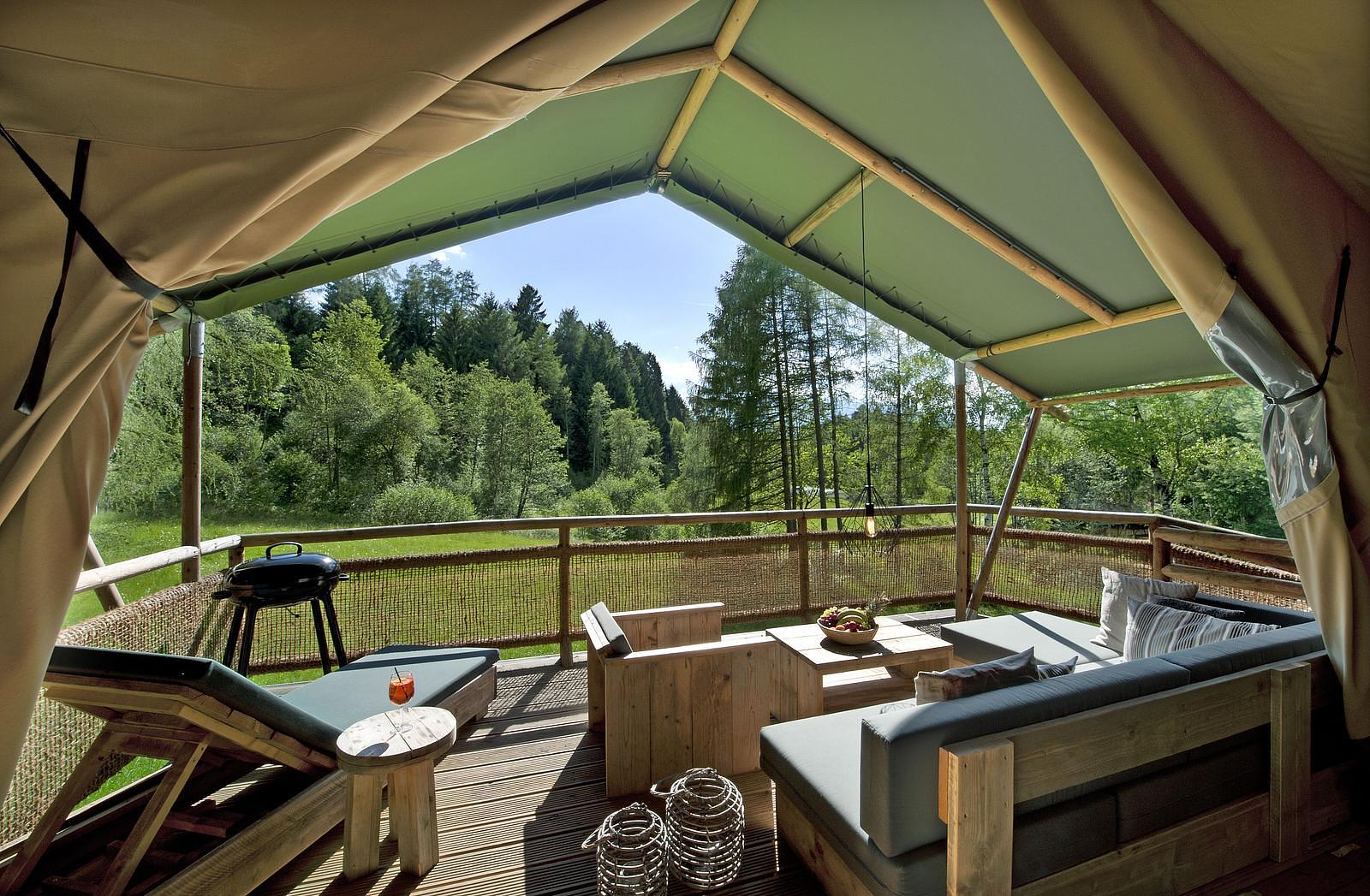 Glamping mit Ausblick im Safari-Lodge-Zelt Rhino