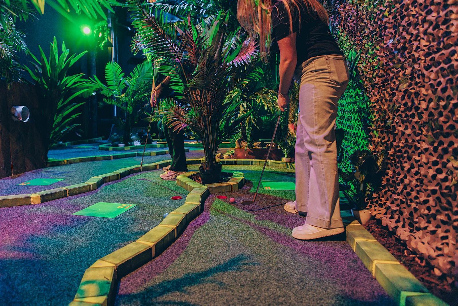 Miniature golf