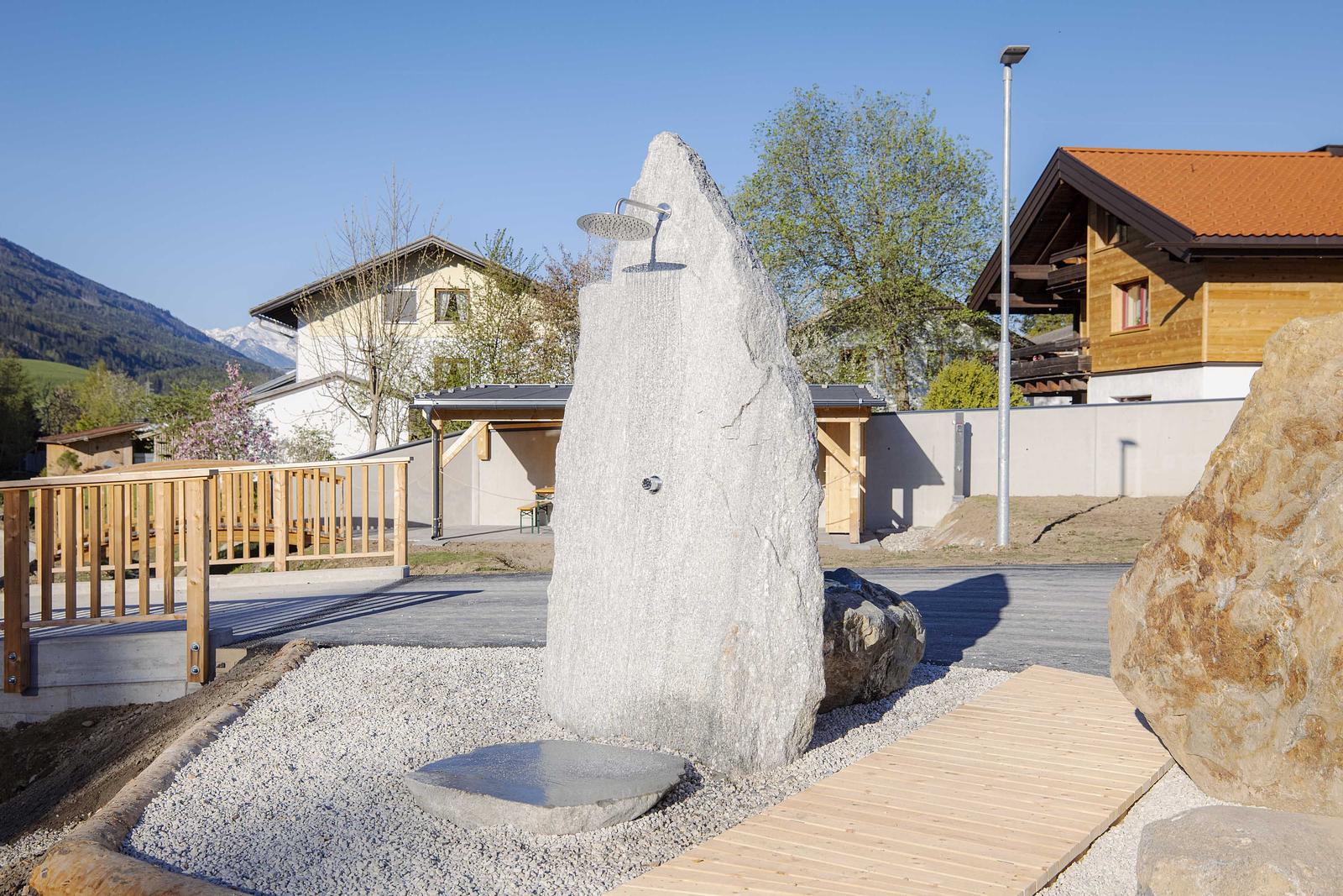 Outdoor-Kaltwasserdusche