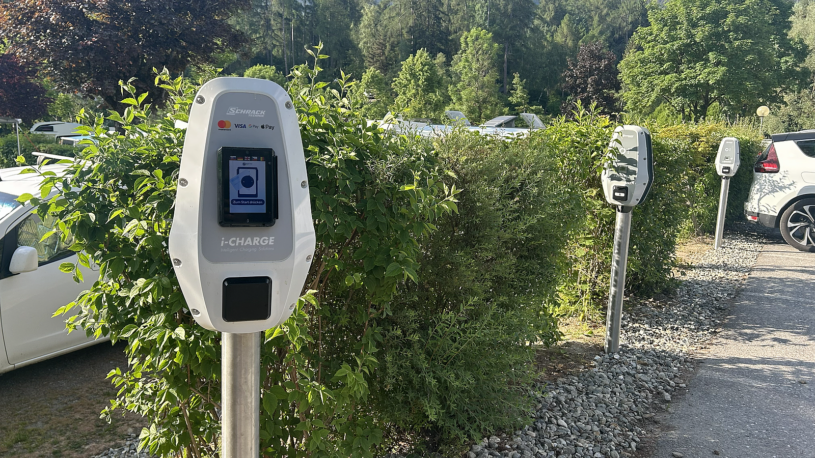 E-Ladestation für Elektrofahrzeuge im Ferienparadies Natterer See