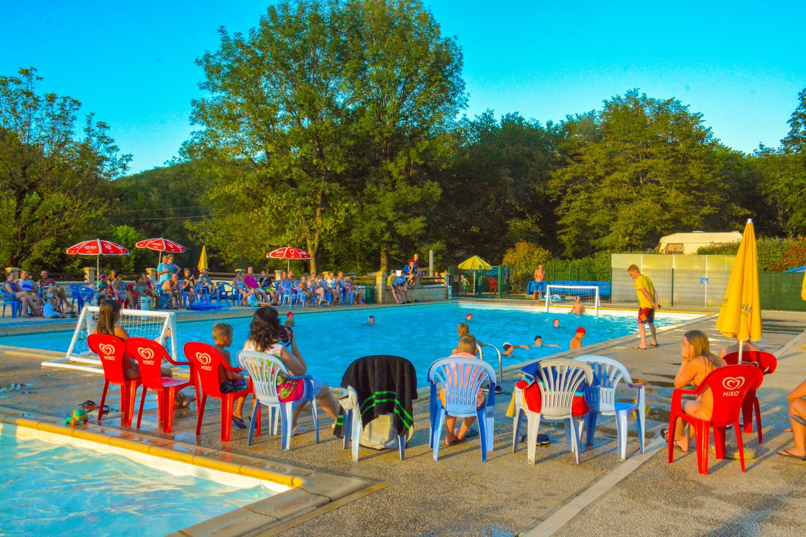 Water-polo au parc de vacances La Draille de Beter Uit