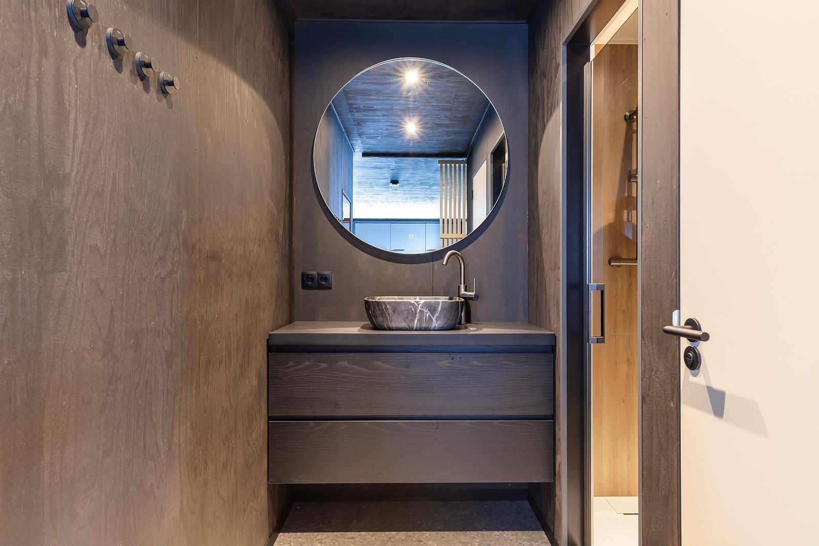 Solar hotel suite