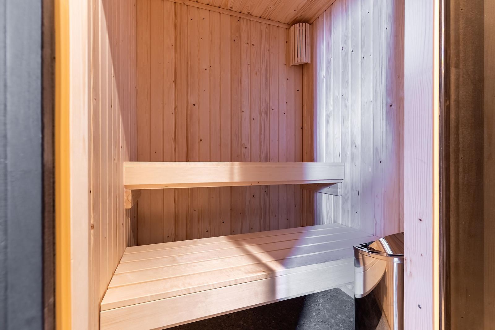 Solar hotel suite