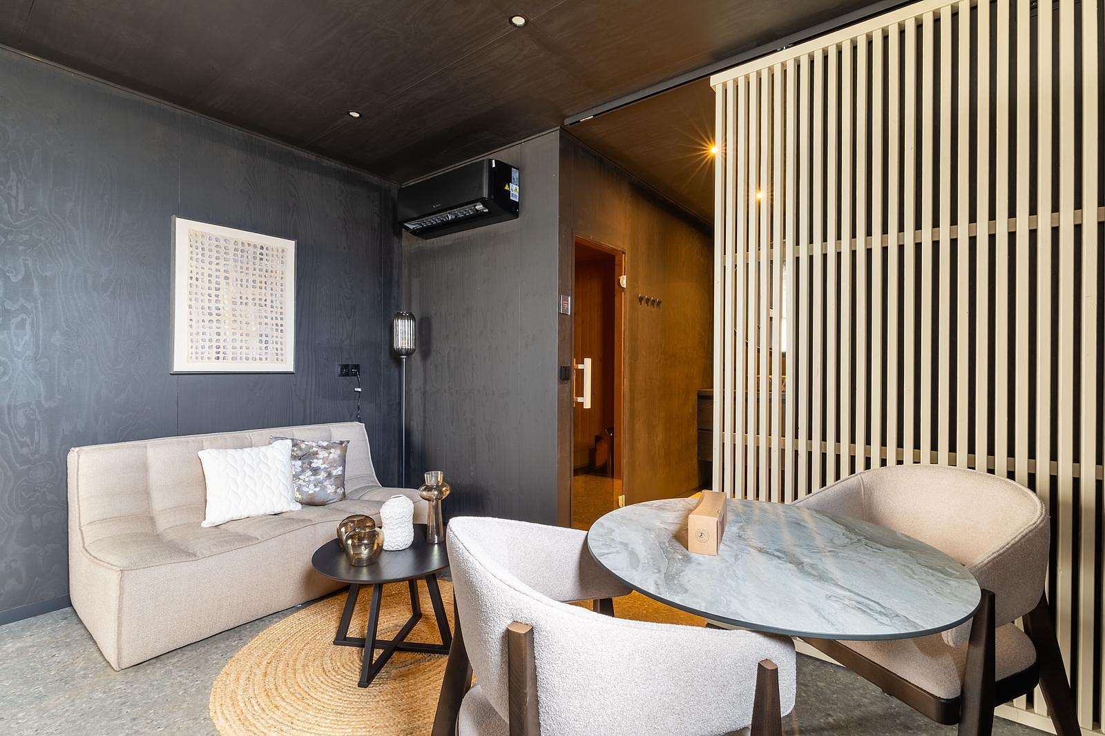 Solar hotel suite