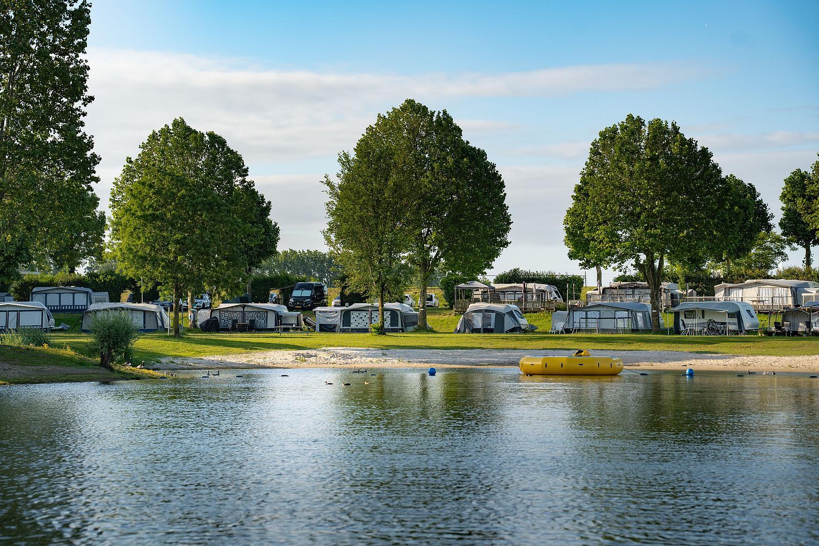 Camping aan het water