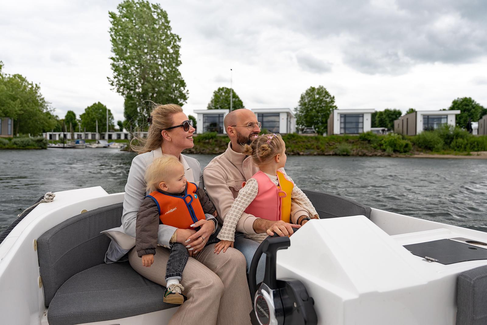 Bootsfahrt auf einer E-Sloop