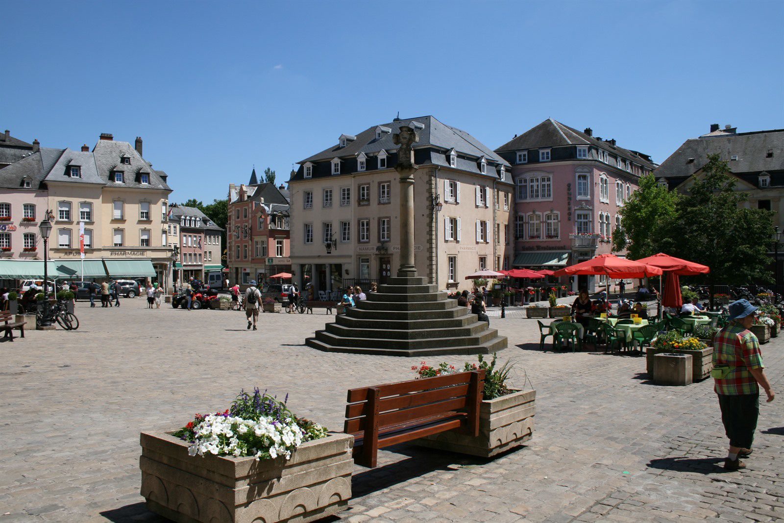 Old city center of Luxembourg, Beter Uit Walsdorf