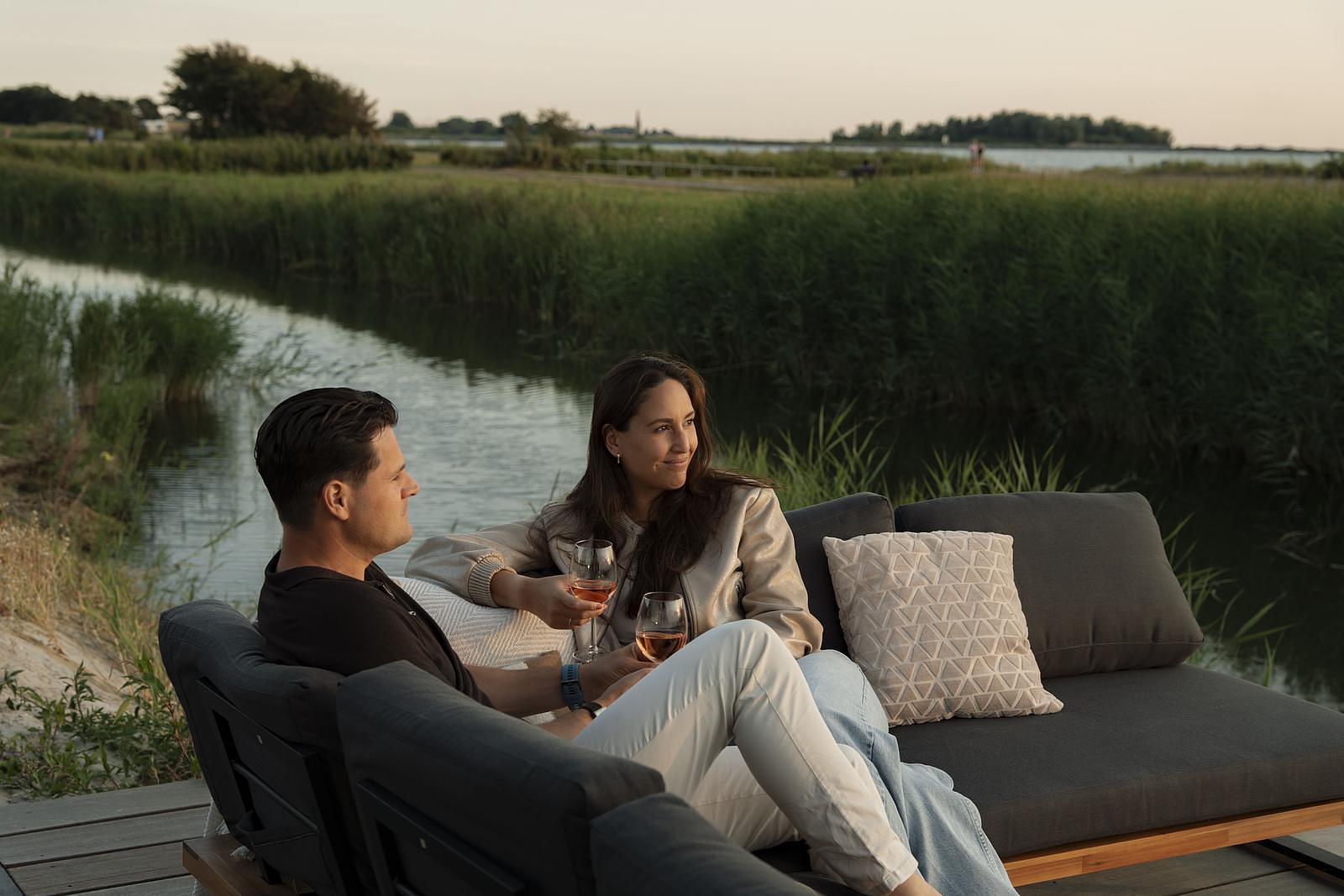 Vacation home Friesland by the water