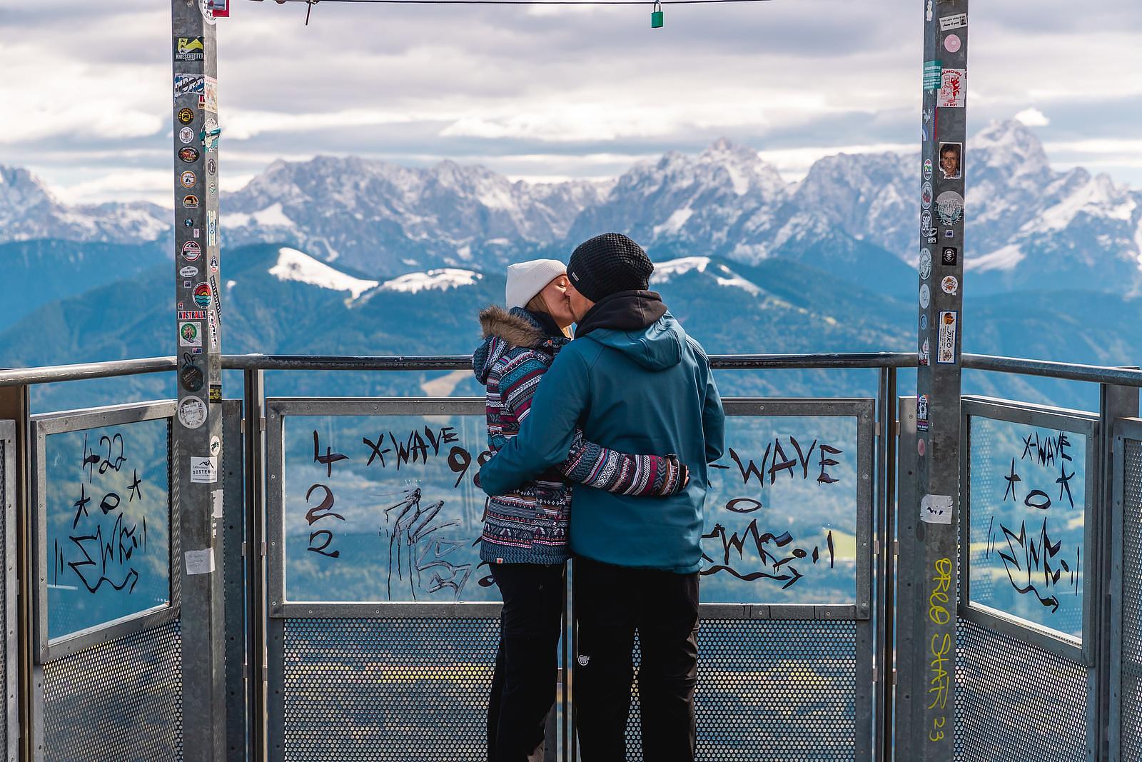 Stel op romantische vakantie in Oostenrijk