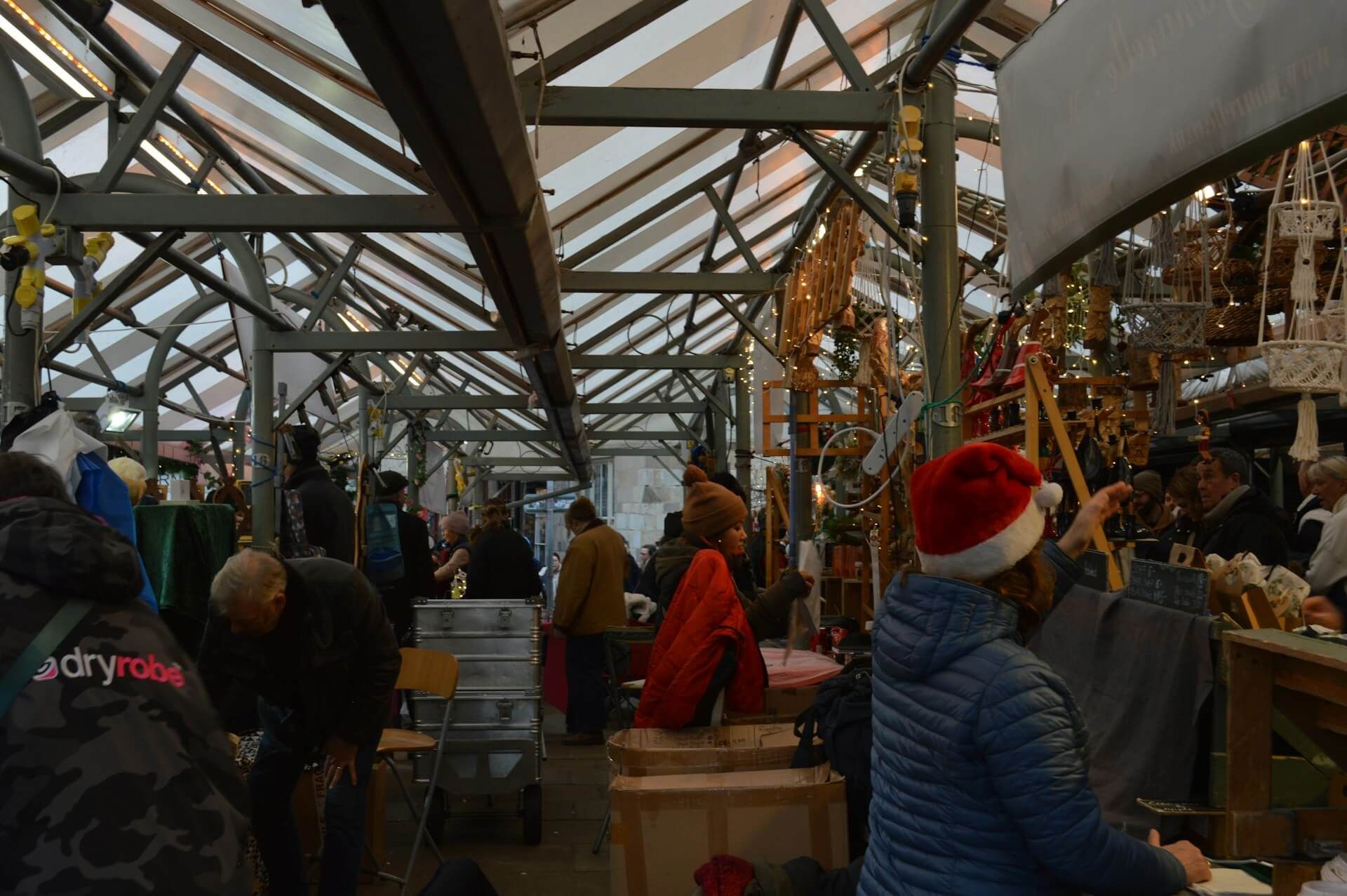 Verlichte kerstmarkt in de historische Vesting Bourtange