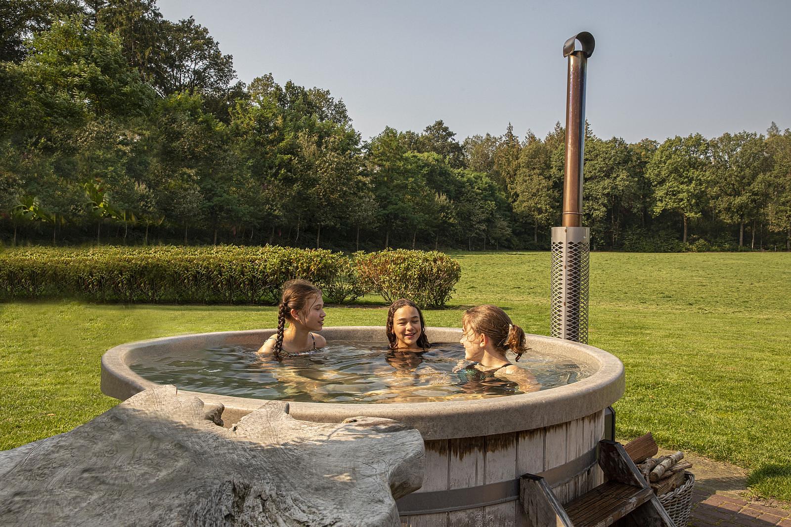 Hot Tub im Grünen auf Landgoed ’t Borghuis