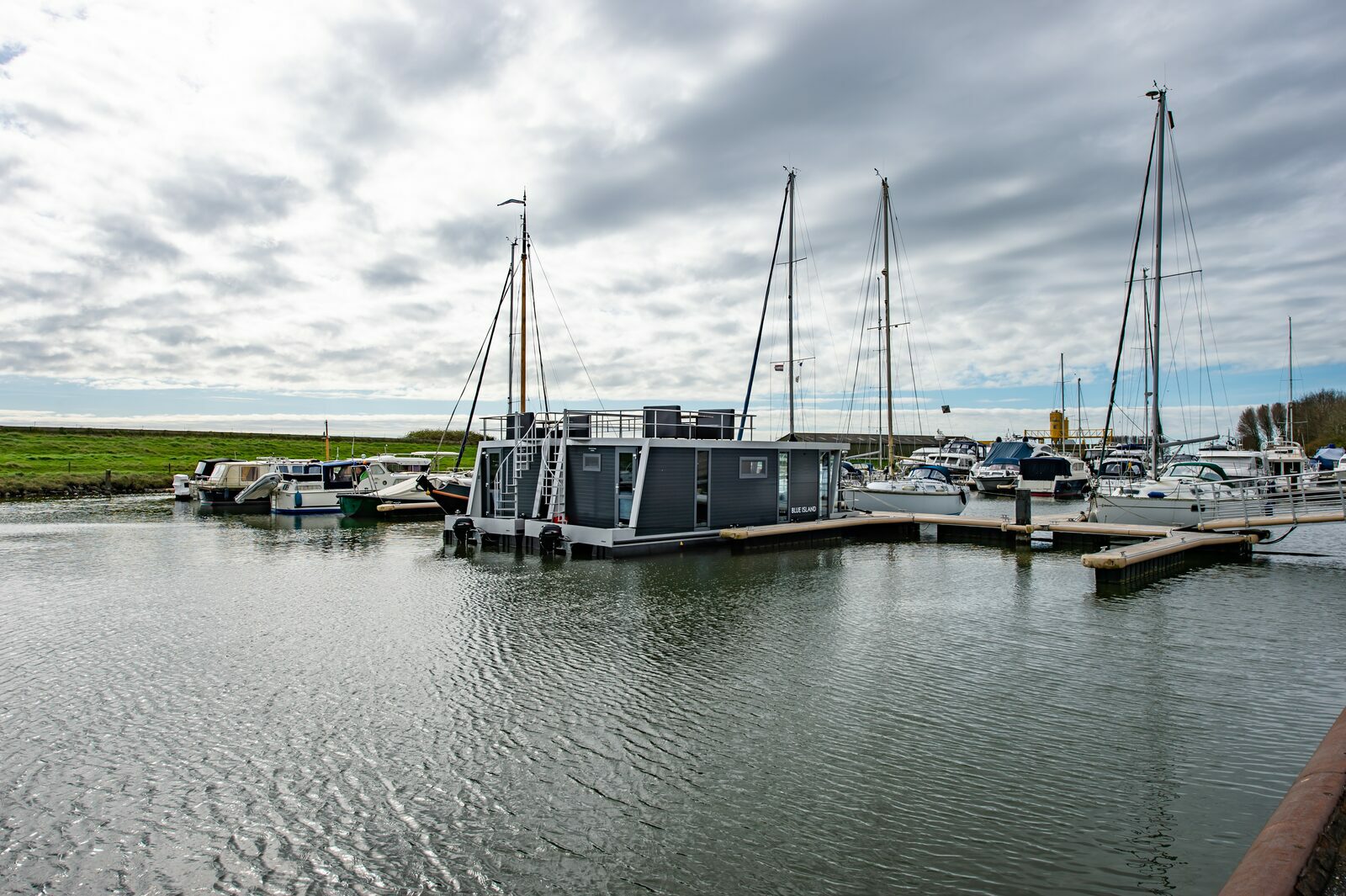 Havenlodges 4 persons on the Veerse Meer in Zeeland