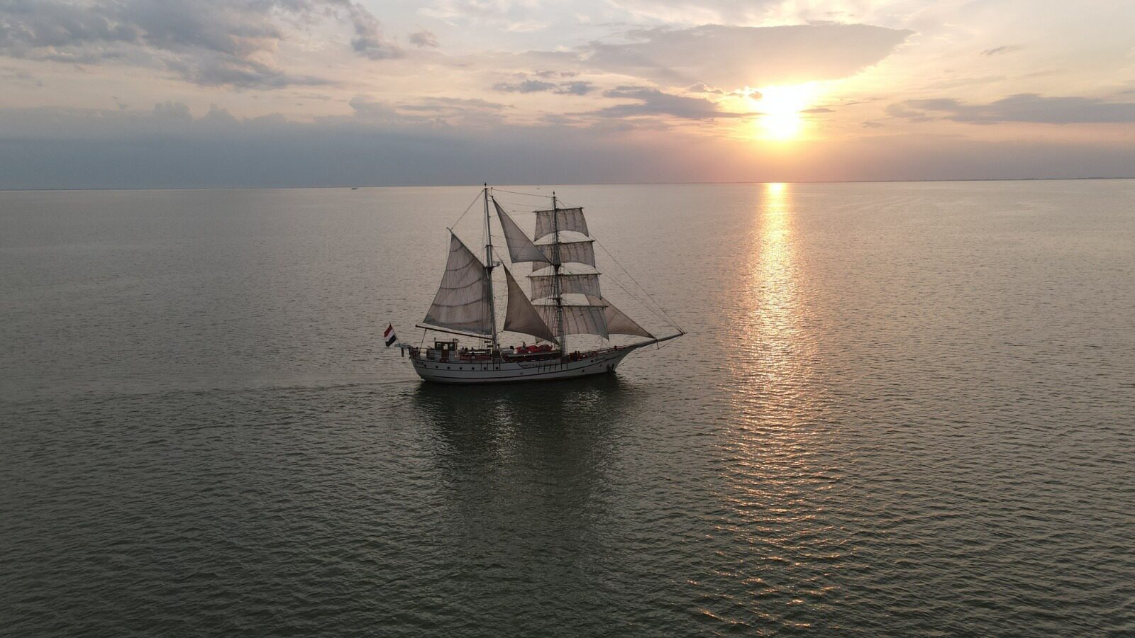 ⛵️ Unique experience: sailing with sailing ship Bounty!