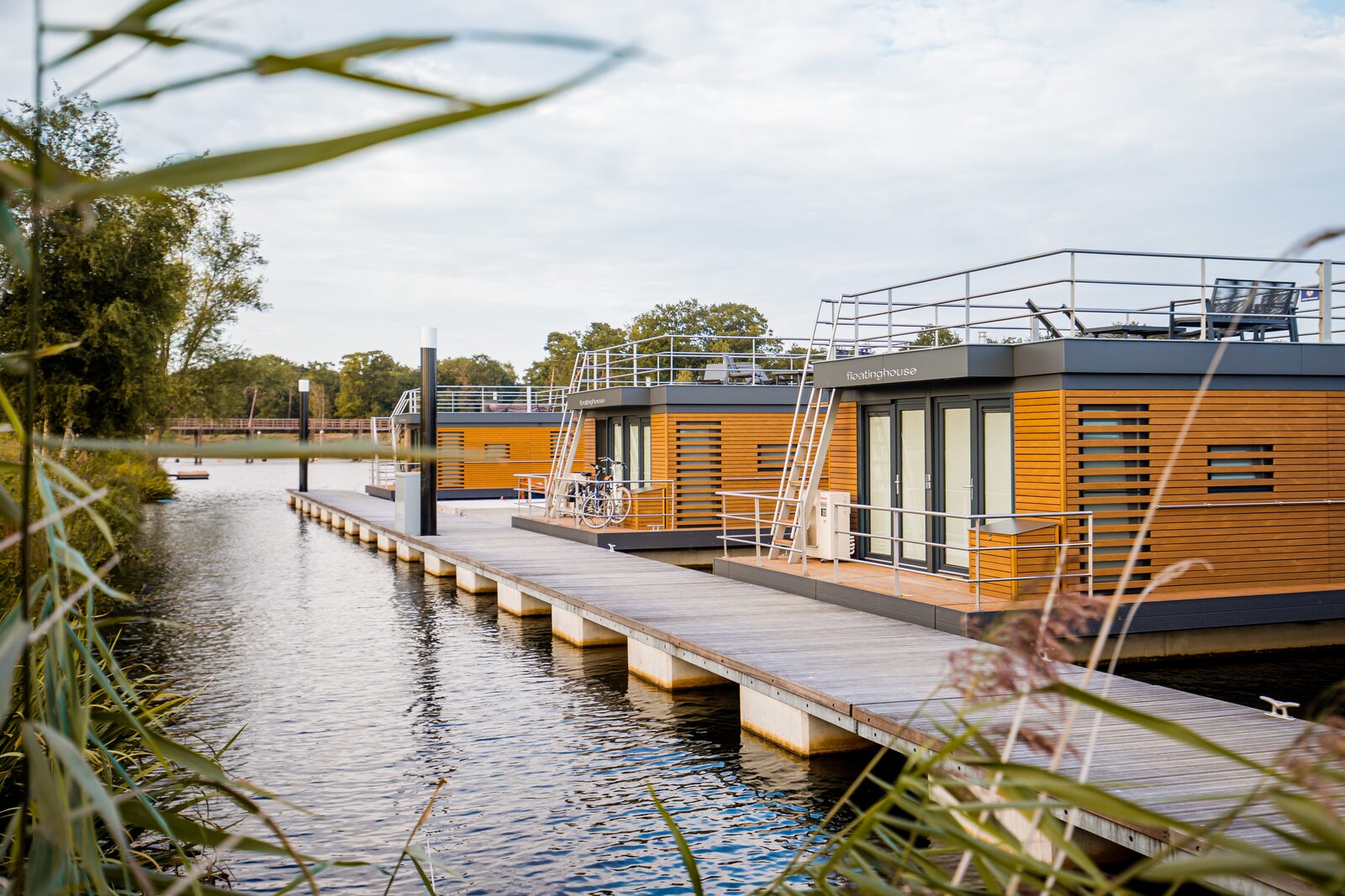 Accommodation on the water